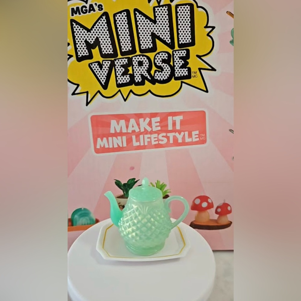 Make It Miniverse Jade Teapot